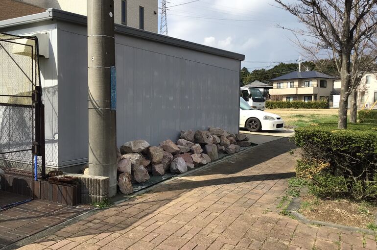 三島市で狭小エリアのお庭がロックガーデンに変身