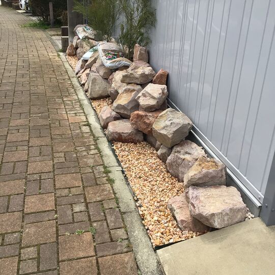 三島市でお庭作りをご依頼頂きました。外構のお仕事はこの時期は比較的多いですよ。